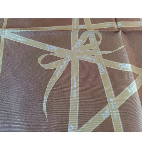 Authentic Hermes scarf - Picture 3 of 8